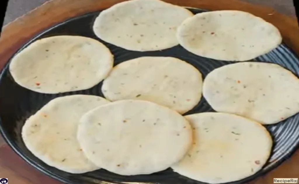 Poha Masala Puri (Rolled Puri)