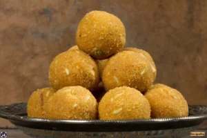 Besan Ke Laddu