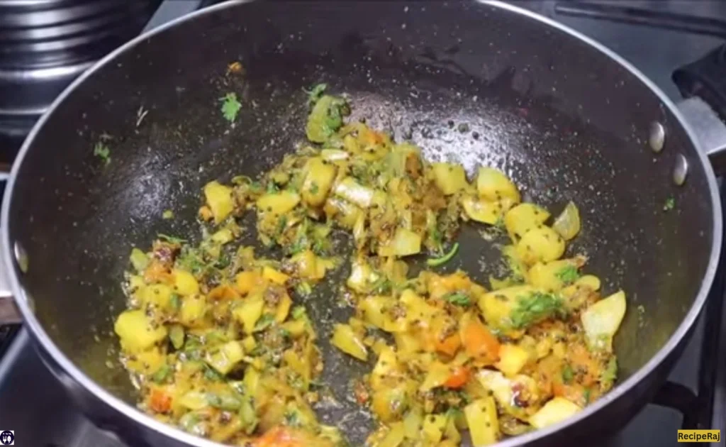 Kanda / Onion Poha (Fried Masala)