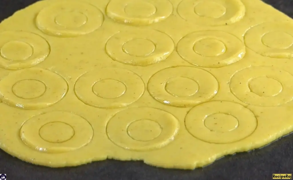 Potato Rings Cutting