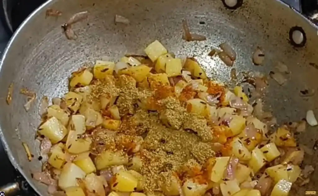 Aaloo Pyaz Dry Curry