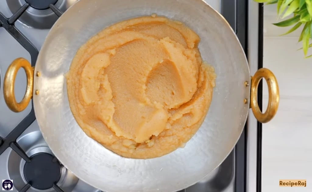 Nagori Halwa