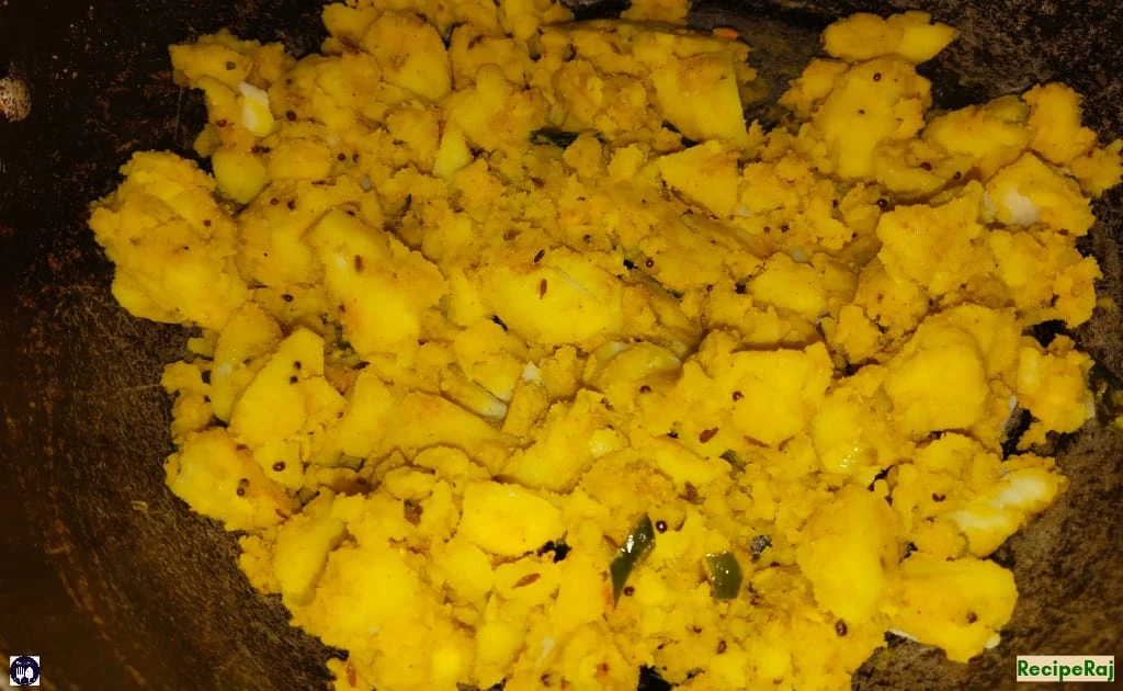 Masala Aaloo Bhakarwadi