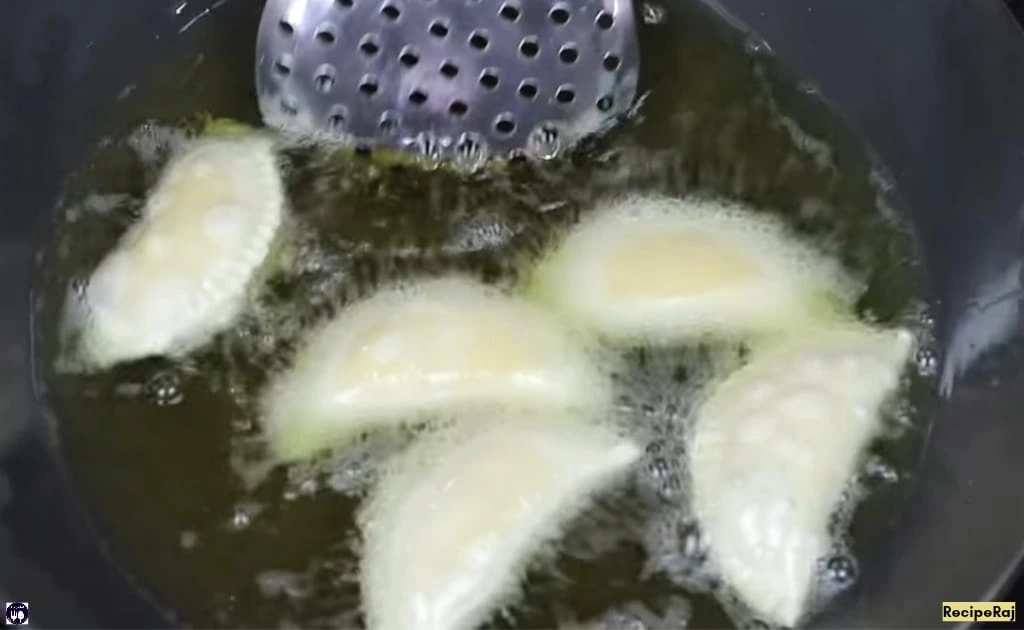 Gujiya